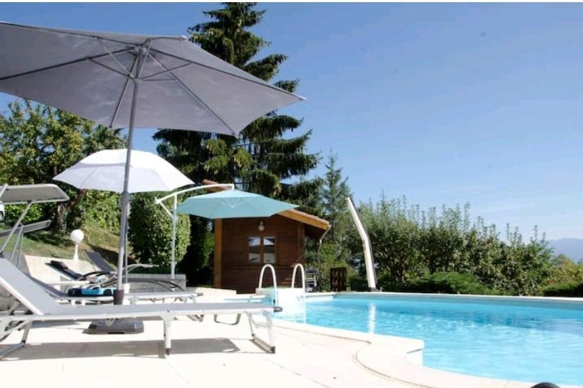 La Villa Jo Le Grand-Lemps ภายนอก รูปภาพ